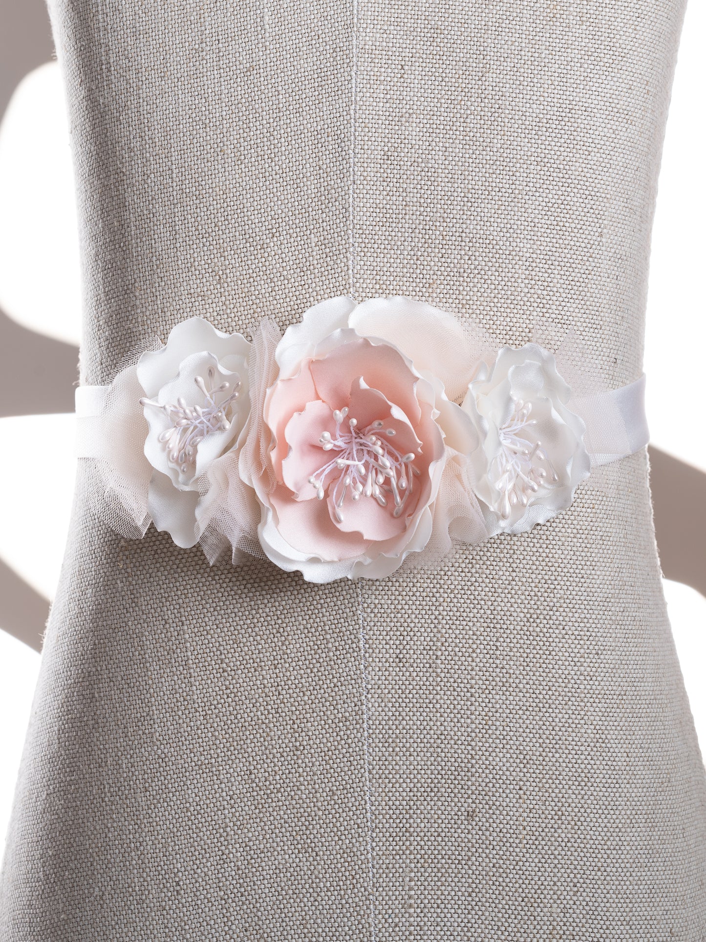 Handgemaakte, mooie riem voor jurken bloemen zacht roze